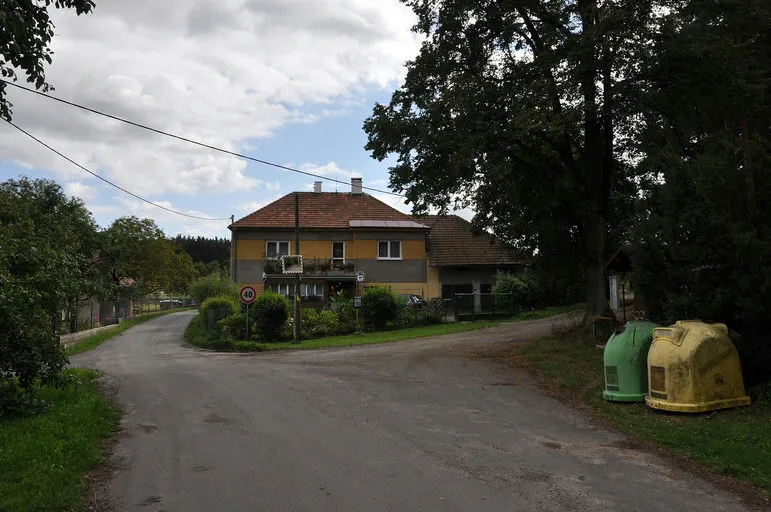 Holičky-náves2013